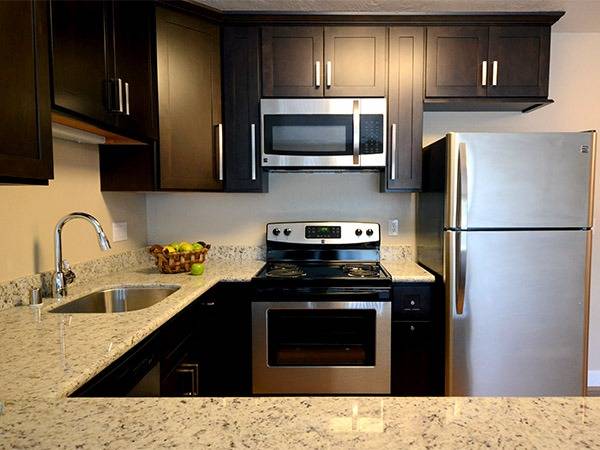 $2,995 / 2br - 876ft2 - Su apartamento de 2/hab, baño de lujo, encimeras de cuarzo, cocina moderna (santa clara)63695840275331124
