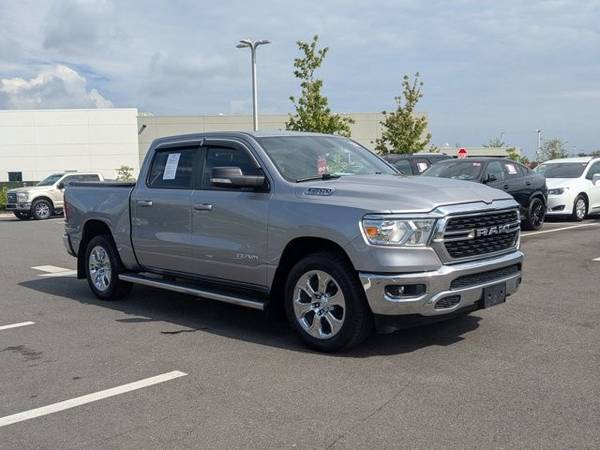 2022 Ram 1500 4x4 4WD Camioneta Dodge Big Horn Crew Cab - $34,997 (Llame al *(352) 668-9839* para confirmar disponibilidad al instante)63443514177153122