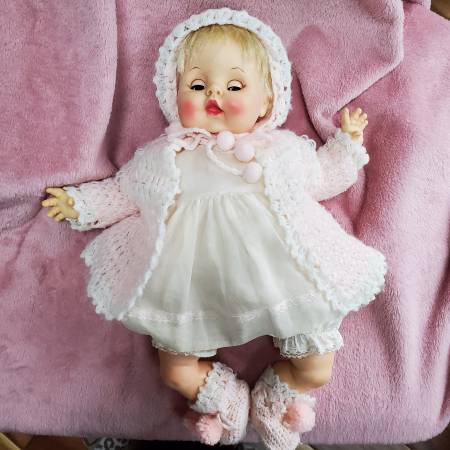 Vintage 1967 Effanbee 17" Baby Doll crier with green eyes blonde hair 1