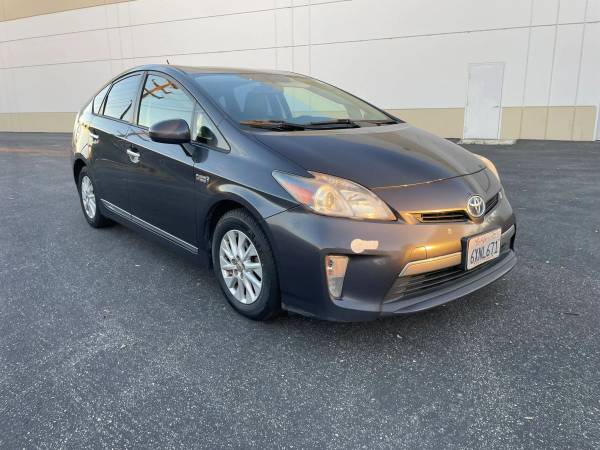 2012 Toyota Prius Plug-in Hybrid - Cash! 1