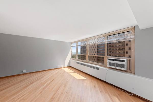 $2,500 / 2br - Condominio de 2 dormitorios en alquiler en Lake Shore Dr. ¡Cargado de comodidades! ¡Imperdible! (Lake View)63781419864195120