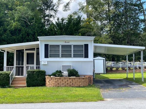$37,500 / 1br - 5540ft2 - Affordable  Mountain living Updated Mobile home (Hendersonville, NC)64016107002114121