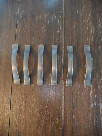 Cupboard/drawer handles 1