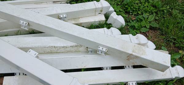 8 Fence Panels, 10 posts - $500 (Johnson City)62974824024451121