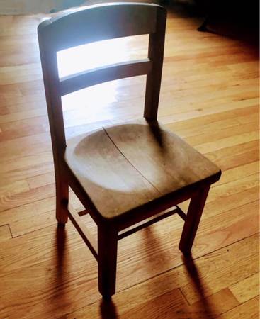Chair: Mid-Century Child's Chair 1
