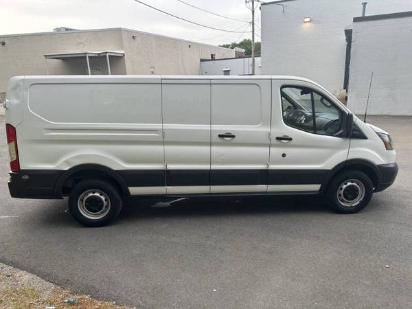 2017 Ford Transit 250 extendido 148 entre ejes Un solo dueño - $17,90063623667139713123