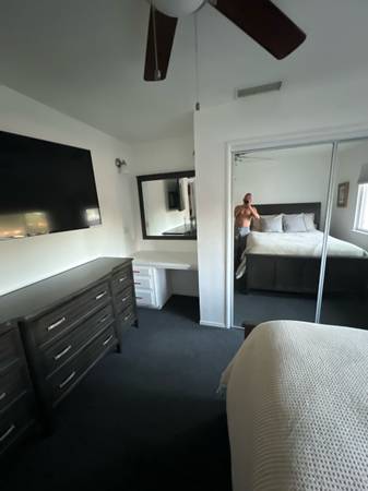$850 / 1br - Room for Rent single person traveling nurses to the front (Visalia)63809616574977120