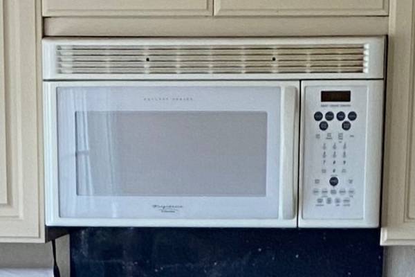 Frigidaire over-the-range microwave oven with exhaust 1