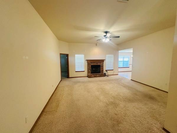 $1,500 / 3br - 1468ft2 - 3804 Notting Hill - New Flooring and Paint - Moore Schools (Kensington Addition)63670502757507121