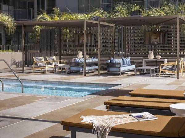 $4,099 / 2br - 891ft2 - Dedicated Pet Retreat, Cabanas & Lounge Seating, Rooftop Pool & Spa (Downtown San Diego)63701764120195121