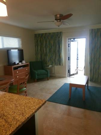 $1,250 / 1br - 550ft2 - Pompano Beach FL - 1 Bdrm On The Beach Nov 22-29 ONLY - $1,250/Month64051003736834120