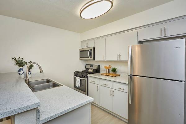 $2,549 / 2br - 860ft2 - Pantry, Fitness Center, 2BD 2BA (18414 W. Jakes Way, Canyon Country, CA)63701054160641123
