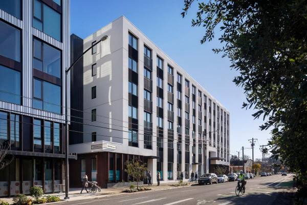 $2,095 / 1br - 881ft2 - Exquisite Modern 1 BR  Open Air Atrium & Underground Parking (Elliot/Boise)64038887343234121