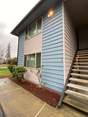 $1,675 / 1br - 740ft2 - Dishwasher, Bright and Airy 1 Bedroom, 1 Bathroom Second Floor Home (Sumner)63808084449793124