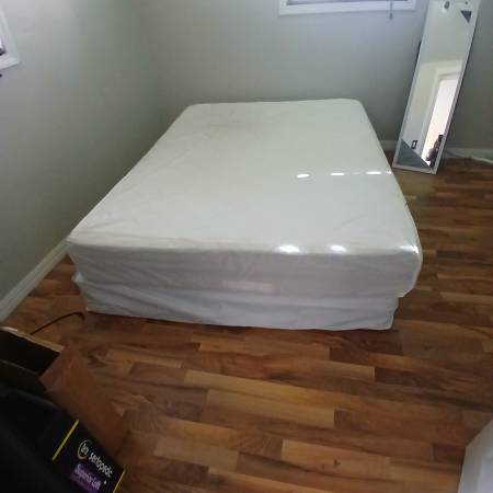 Queen mattress and box spring 1