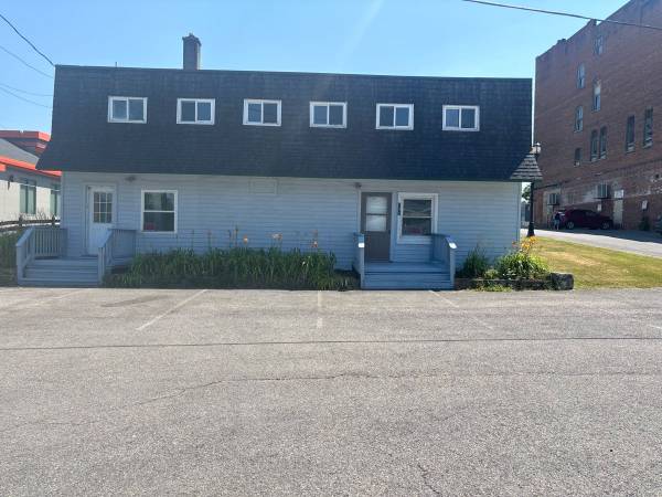 $350 Great Office/commercial space (Gouverneur)63697648148867121