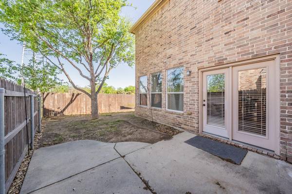 $299,000 / 2br - FINANCIAMIENTO POR EL VENDEDOR ADOSADO (GRAND PRAIRIE)63867602342401123