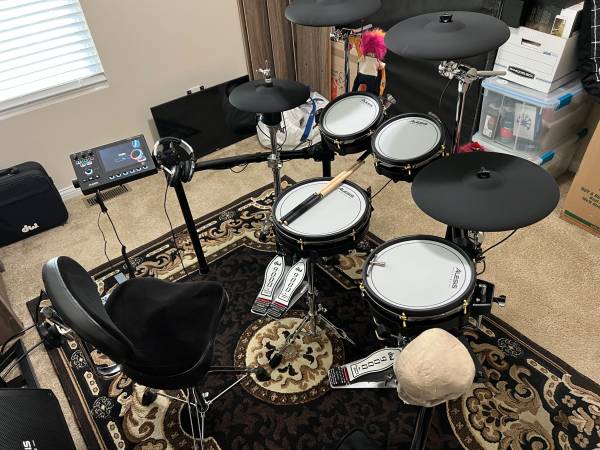 Baterista, principios de los 50, buscando banda de versiones o proyecto original. (NKY)63908216281091121