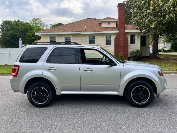 2012 Ford Escape XLT (super clean) - $5,000 (newport news)63621737059715121