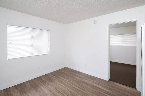 $1,695 / 1 hab. - *OFERTA DE INGRESO* ¡Habitación de 1 dormitorio remodelada en National City con estacionamiento! (National City)63865701963139124