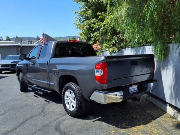 ¡Toyota Tundra Gris 2019 Certificado con GRAN AHORRO! - $27156.00 (1000 OAKS / LOS ÁNGELES Y VENTURA)63618313948929124