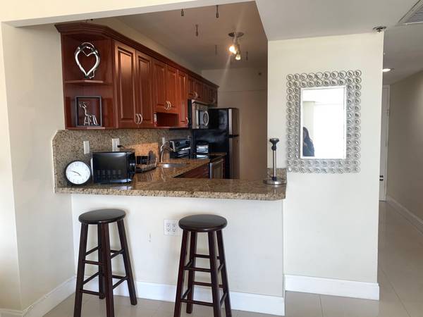 $2,300 / 545ft2 - Estudio amueblado - Al lado del océano - Wifi y estacionamiento incluidos (Miami Beach)63825137868291123