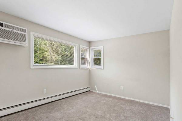 $1,595 / 1br - 504ft2 - Off Street Parking, Pet Friendly Community, Air Conditioner (51 Hopmeadow St, Simsbury, CT)63989075643650123