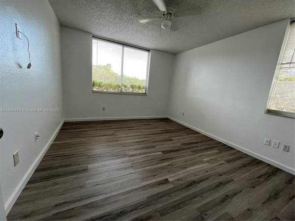 $1,600 / 1br - POMPANO BEACH, Apartamento 1/1, Agua incluida, Aprobación de la asociación, Piscina (Pompano Beach)64002015671682122