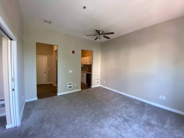 $1,372 / 1br - 607ft2 - Comfort, convenience and unmatched amenities. 1 BR/1 BA, 607 SqFt (Portland - Easy access to Interstate 84)64038883559171123