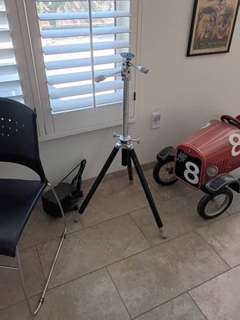 Professional Tripod 1