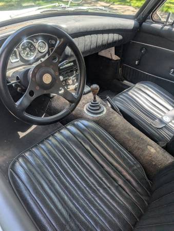 1971 MGB GT - $5,800 (Windsor)63654701384705124