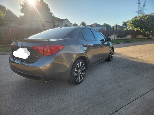 2018 Toyota corolla SE - $10,800 (Arlington)63489182985731123