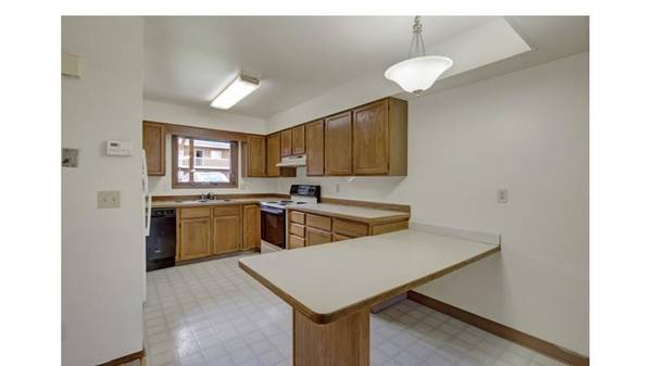 $1,809 / 2br - 756ft2 - Well-equipped kitchen! Dishwasher included! Wildwood Estates (Anchorage)63991794139779124