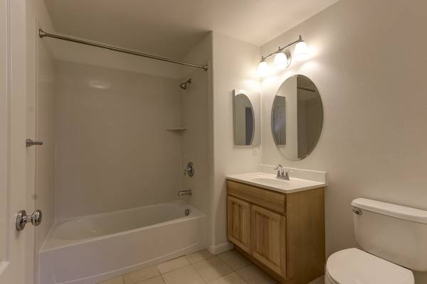 $3,000 / 4br - 1573ft2 - Gorgeous 4Bd/4Ba Townhouse in Park-Like Setting @ 2092 Sheffield Dr (san jose north)63946805945986121