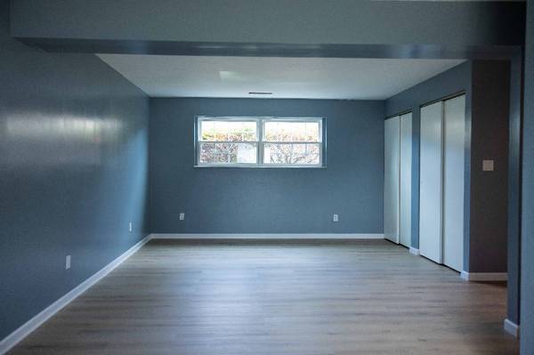 $1500.00 / 2br - 1070ft2 - Bright & Updated 2-Bedroom Apartment in Deer Park – Washer/Dryer & New63974329654530123