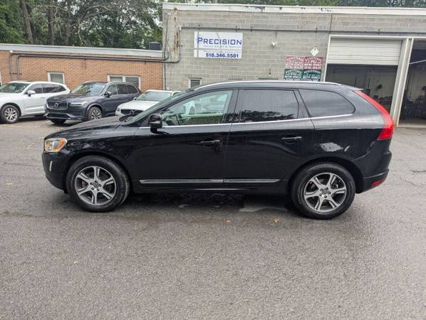 2015 VOLVO XC60 T6 SUV 4D - $13.995 (Schenectady)63477936712323122