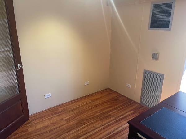 $935 / 180ft2 - Office with Bldg Amenities-Nice Views-Full Shared Bathroom (Honolulu)63939534769282122