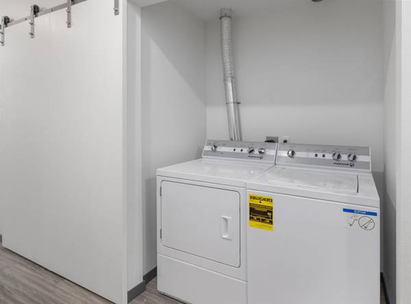$700 / 1br - SPECIAL: 8 FREE WEEKS > Private 1 Bedroom w/ Shared Living Space (Rose City Park)64038884732802124
