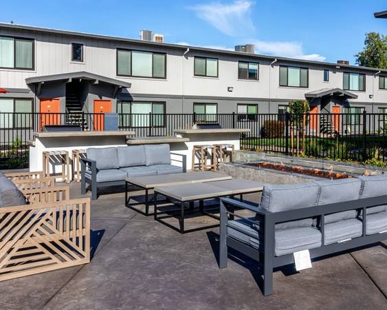 $2,075 / 2br - 996ft2 - Easy Commute! Mode Apartments - Close to Everything (1945 Bell St, Sacramento, CA)63791129114241123