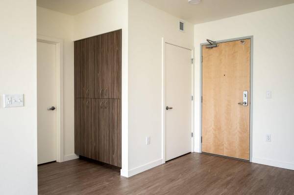 $1,210 / 400ft2 - Sala Comunitaria, Cocina al Aire Libre y Área de Cocina, Servicios de Lavandería (Happy Valley)63831465960193124