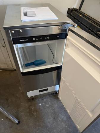 Scotsman Icemaker 1