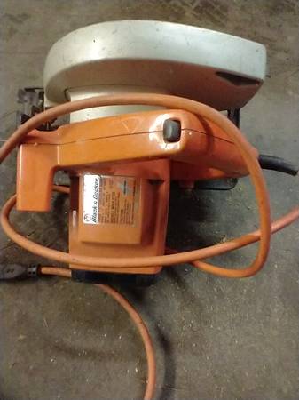 Black and Decker Circular Saw - $28 (Wayland)63470643183617121