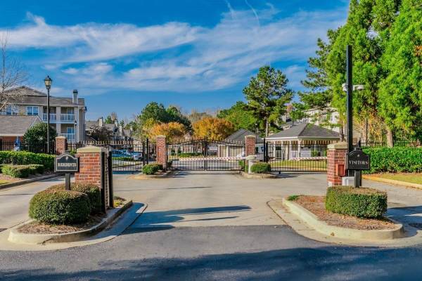 $1,399 / 2br - 1166ft2 - Your pets deserve the best! Come to our Pet-Friendly 2 BD / 2 BA. (Lithonia - Decatur, Ellenwood)63921560718466121