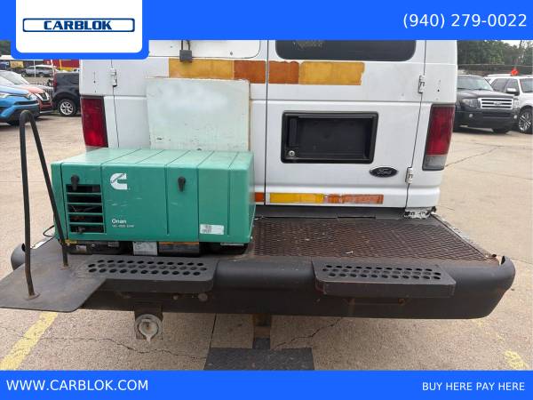 2008 Ford E350 Super Duty - Photo 11