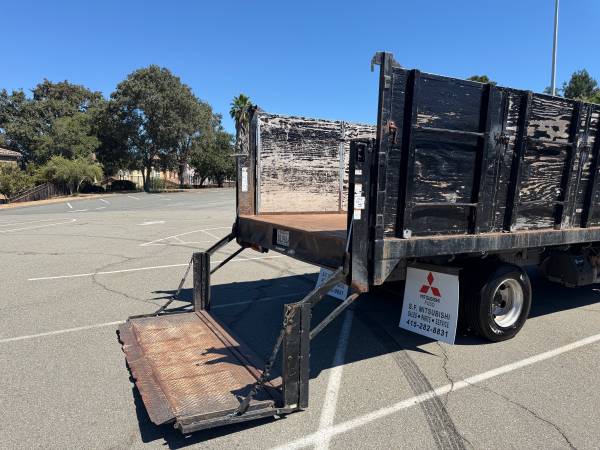 2017 Mitsubishi Fuso FE Canter - Photo 10