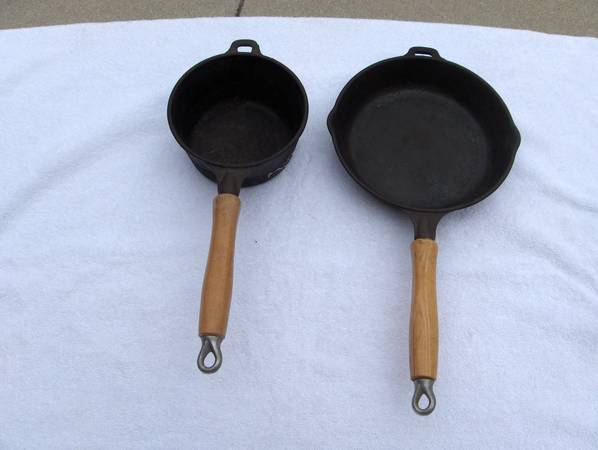 Cast Iron Pot & Skillet with removable Wood Handles 1