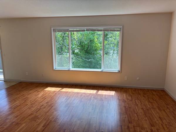$1,575 / 2br - 1075ft2 - Close to Downtown and Pet-Friendly Living! (Portland)63820909590019120