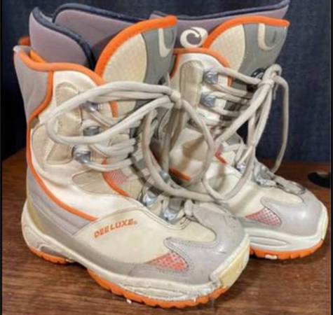 Dee Luxe Raichele Snowboard Boots Women’s  Size 6 1