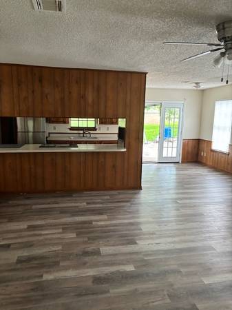 $1300.00 / 3br - 3 bedroom on shady lot63857516008065123