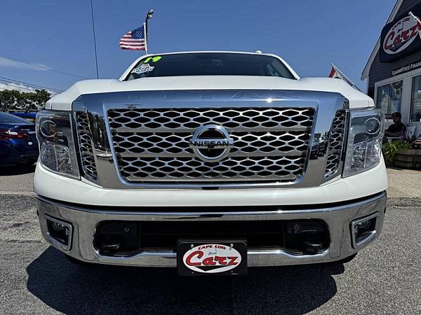 2019 Nissan Titan SL 4x4 4dr Crew Cab - $21,995.0063438420459521121